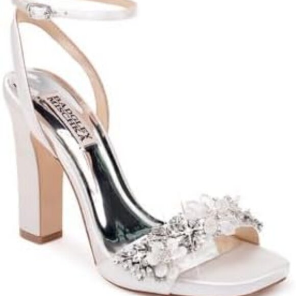 NIB Badgley Mischka Alexa Embellished Evening Shoes Sandals Soft White Satin 6 - Picture 2 of 6